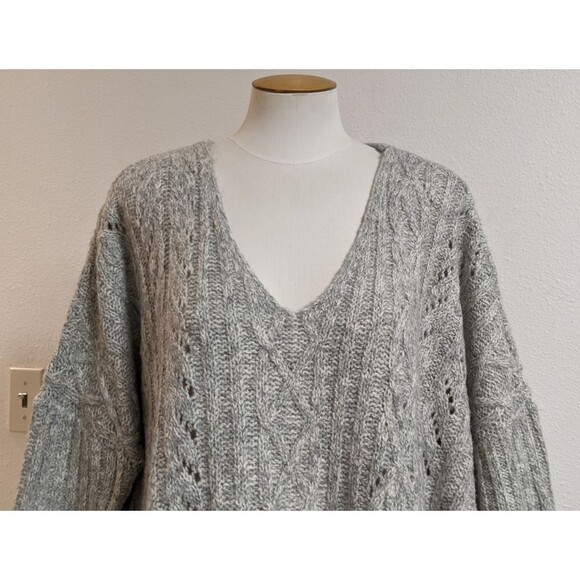 Women's Cabi # 3848 Horizon Pullover Gray V-Neck Oversized Chunky Knit Sweater S - Picture 3 of 12